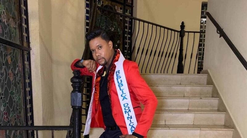 Dominicano Humberto Linder Triunfa en Mister Folklore World 2026