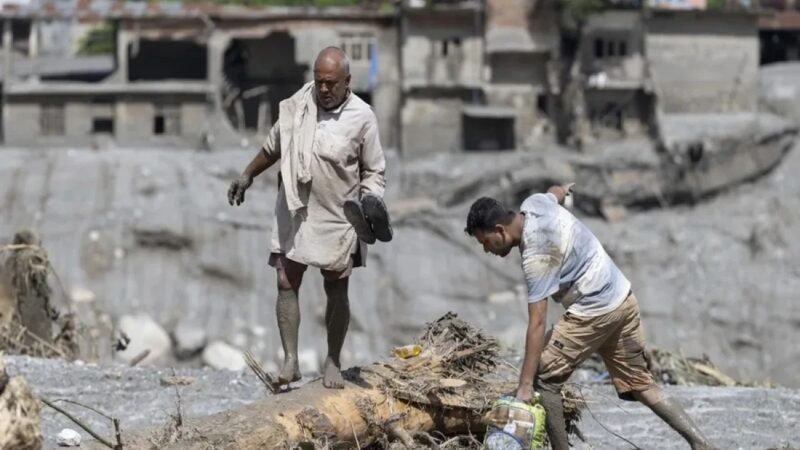 Cientos de Extranjeros Atrapados en Nepal tras Devastadoras Riadas