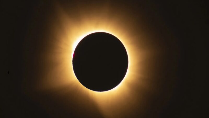 El Eclipse Solar: Un Espectáculo Celestial Opacado por las Nubes