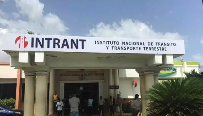 INTRANT Revoluciona Sistema de Licencias y Genera RD$300 Millones en Beneficios