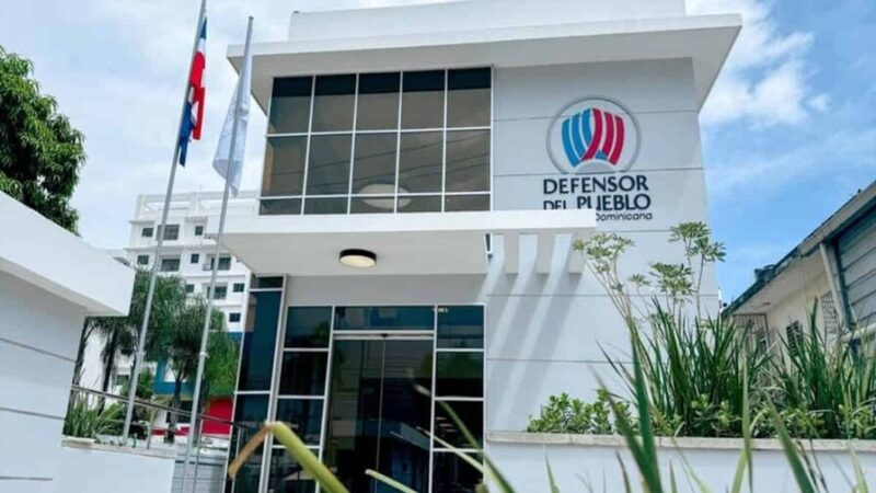 Cambios Significativos en el Defensor del Pueblo: Renuncias y Destituciones