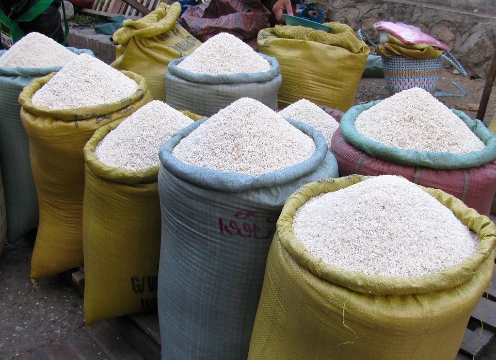Tensiones Comerciales: EE. UU. Impone Aranceles a Productos Dominicanos