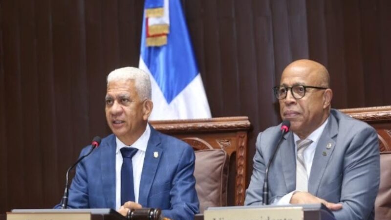 Ricardo de los Santos y Alfredo Pacheco Continuarán Liderando el Congreso Nacional