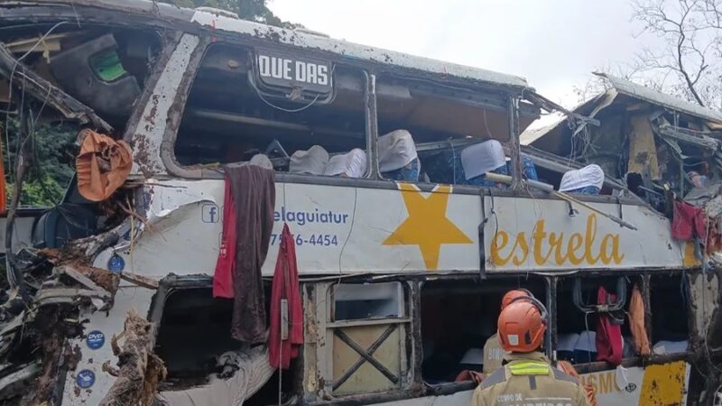 Tragedia en Río de Janeiro: Accidente de autobús deja 10 muertos