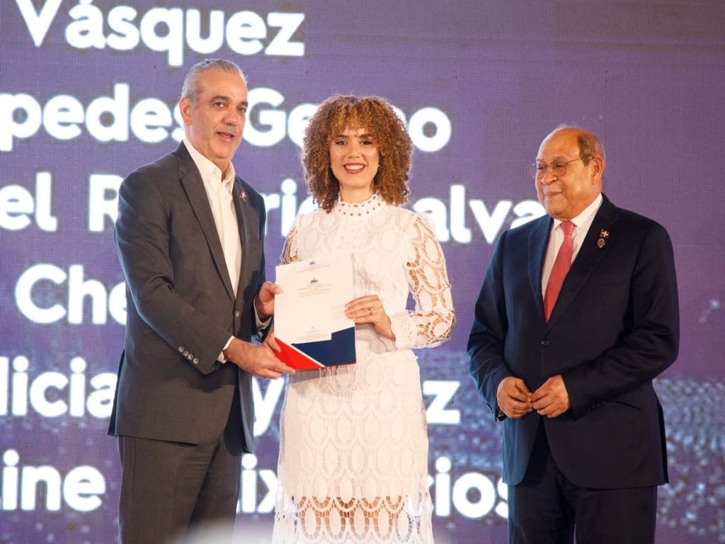 Presidente Abinader Impulsa Educación con 1,500 Becas Internacionales