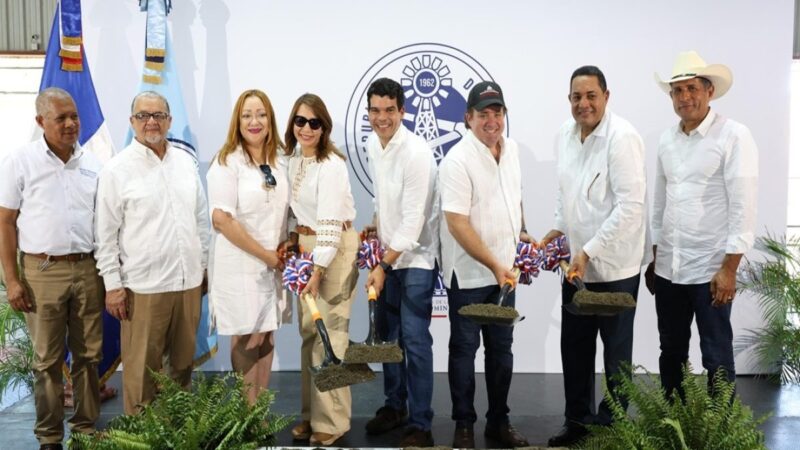 Wellington Arnaud Inicia Ampliación del Alcantarillado en Luperón, Puerto Plata