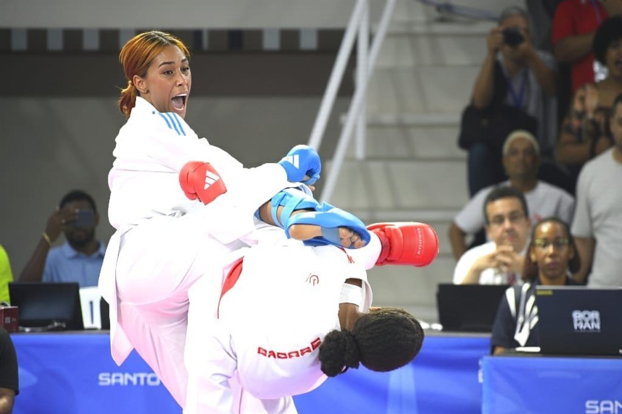 Thalia Terrero Brilla con Oro para República Dominicana en Karate