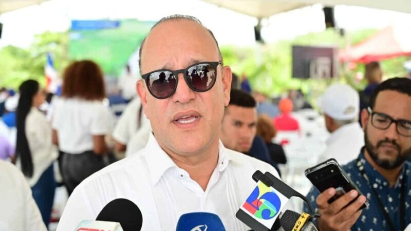 Alcalde de Santiago Víctima de Fraude Electrónico: Un Llamado a la Precaución