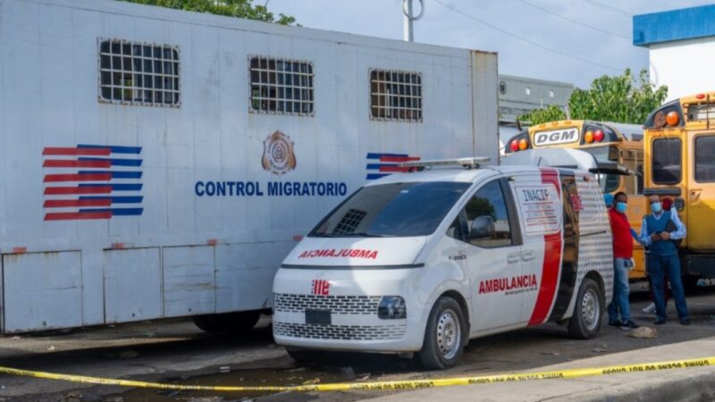 Descubren Cuerpo sin Vida en Camión de Migración en Santo Domingo