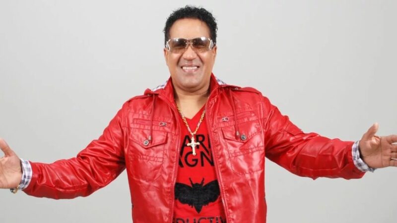 Kinito Méndez Recupera Canciones Perdidas y Revive su Primer Proyecto Musical