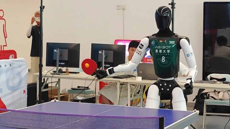 Robots Humanoides de Pekín: De la Competición al Mundo Laboral