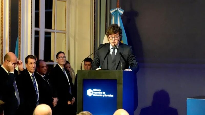 Javier Milei responsabiliza a feministas y aborto por baja natalidad en Argentina