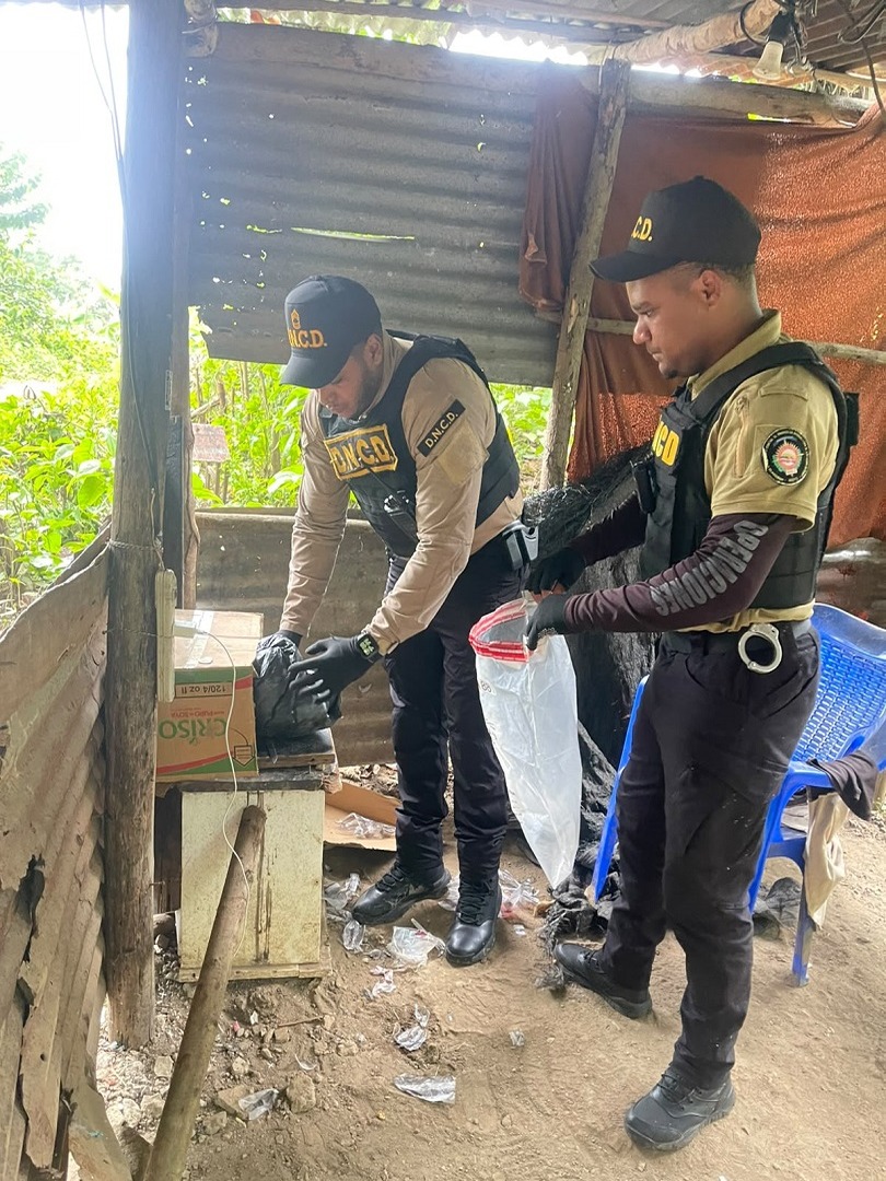 Operativo Antidrogas en Santo Domingo Desmantela 12 Redes de Tráfico