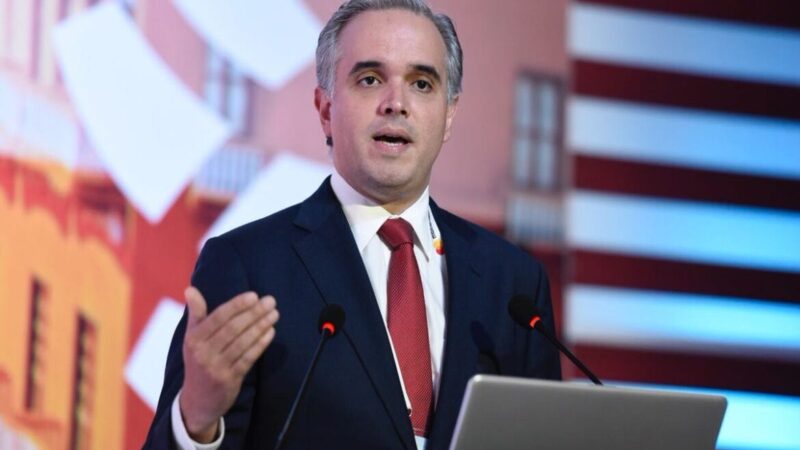 Ministro de Educación Desmiente Afirmaciones sobre Falta de Cupos en Escuelas Públicas