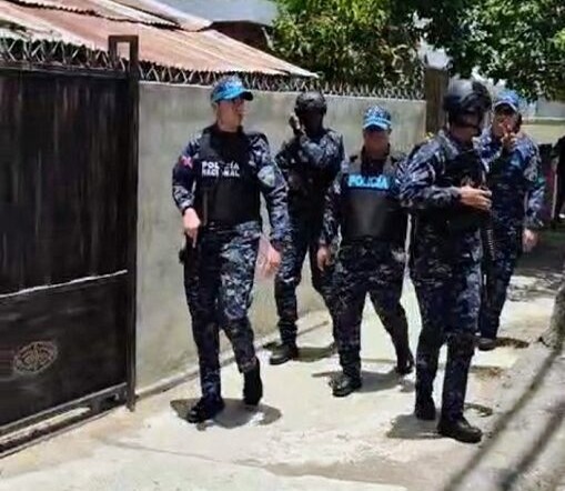Tensión en Navarrete: Disparos durante visita del director de la Policía Nacional