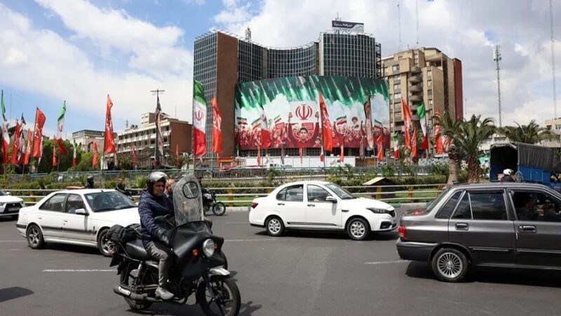 EEUU Manifiesta Disposición a Cumplir Acuerdos con Irán en Medio de Tensiones