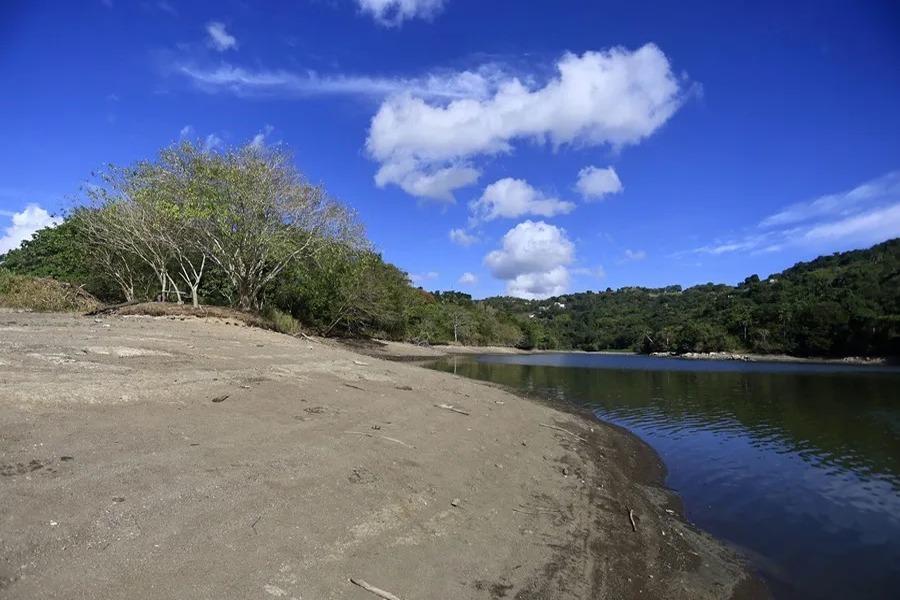 Puerto Rico Enfrenta Racionamiento de Agua por Sequía Histórica