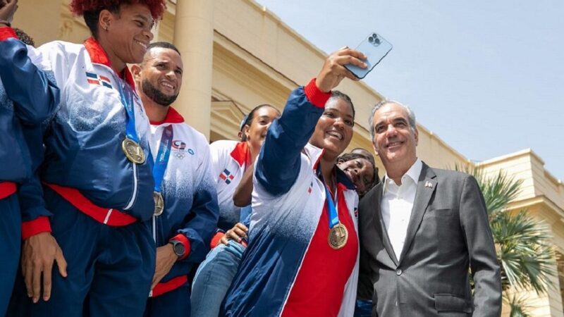 Abinader Anuncia Inclusión de Medallistas en PARNI y Aumento de Incentivos