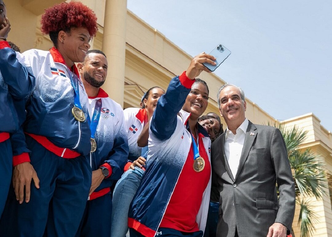 Abinader Anuncia Inclusión de Medallistas en PARNI y Aumento de Incentivos