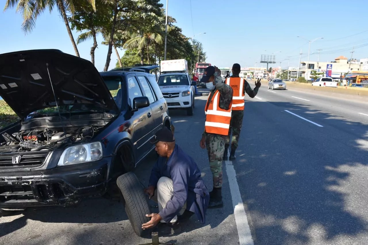 COMIPOL: Héroes en las Carreteras de República Dominicana