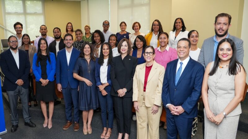 Banco Santa Cruz Forma a Periodistas en Inteligencia Artificial