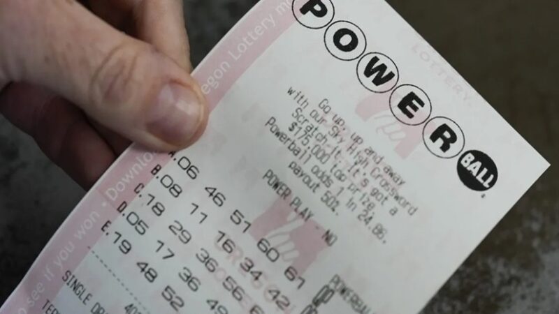 Dominicanos en Nueva York se movilizan tras millonario premio de Powerball en Illinois