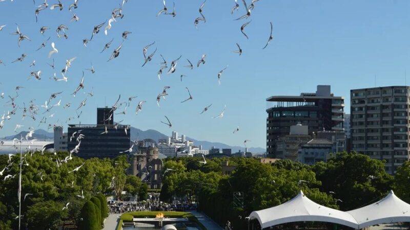 Japón Reconsidera su Postura Nuclear en un Contexto de Tensión Regional
