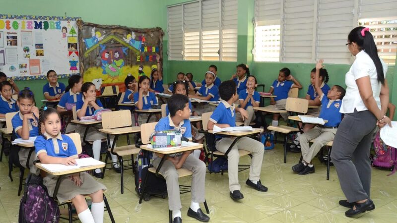 Desafíos de la Sobrepoblación Escolar en República Dominicana