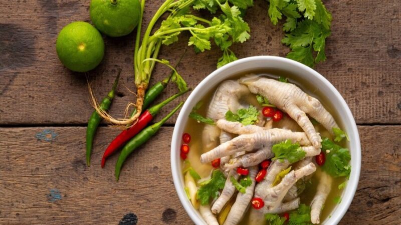 ¿Patas de Pollo y Gelatina: Verdaderas Fuentes de Colágeno?