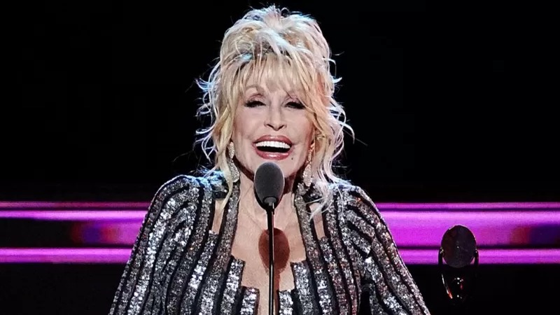Celebridades Rinden Tributo a Dolly Parton tras su Fallecimiento
