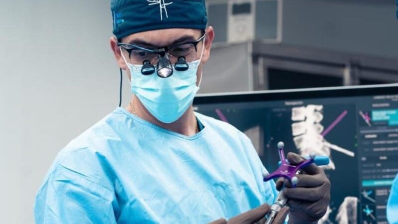 Estenosis Lumbar: Más Allá de los Síntomas de la Edad