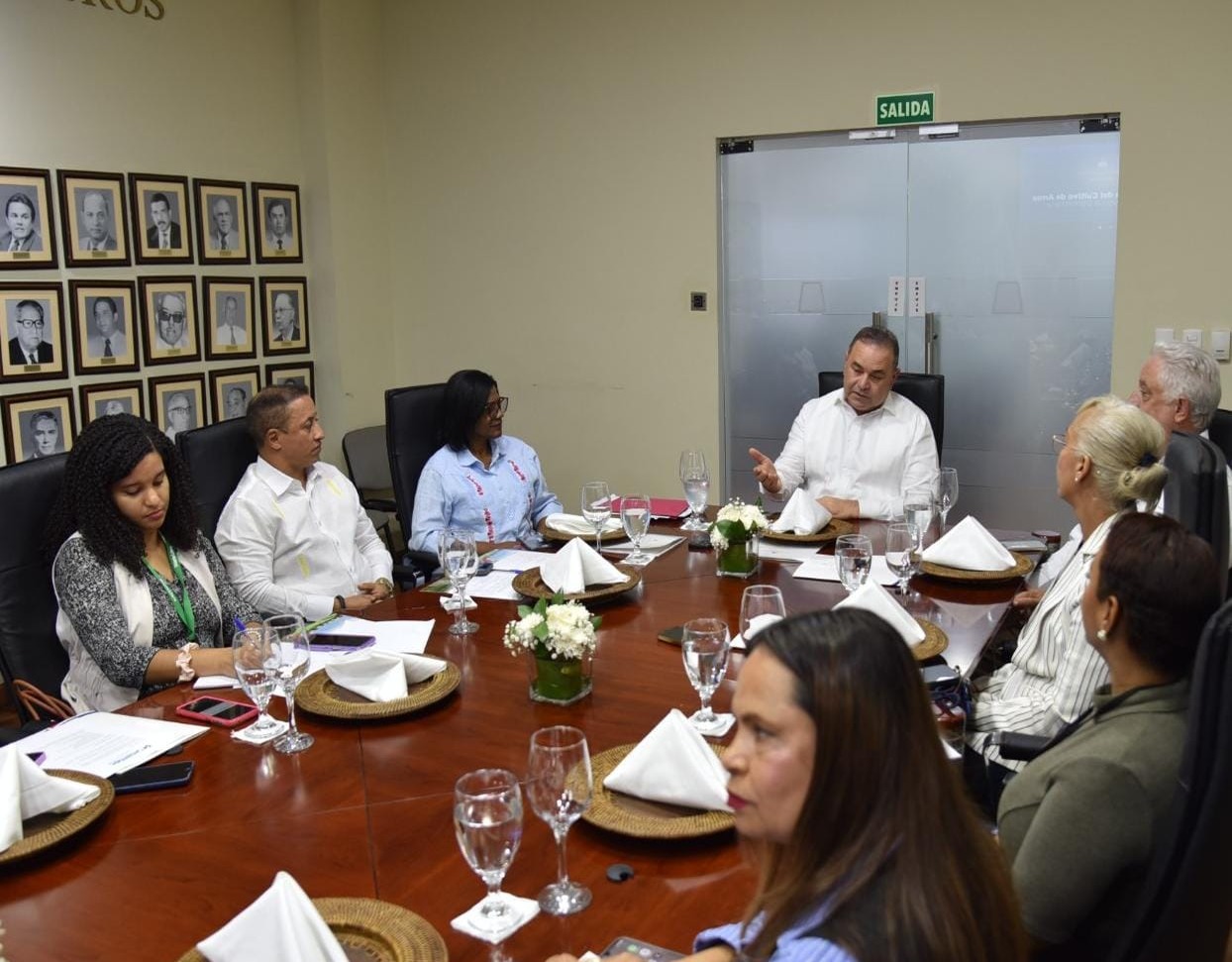 Gobierno Impulsa Mecanización de Cultivos Clave en República Dominicana
