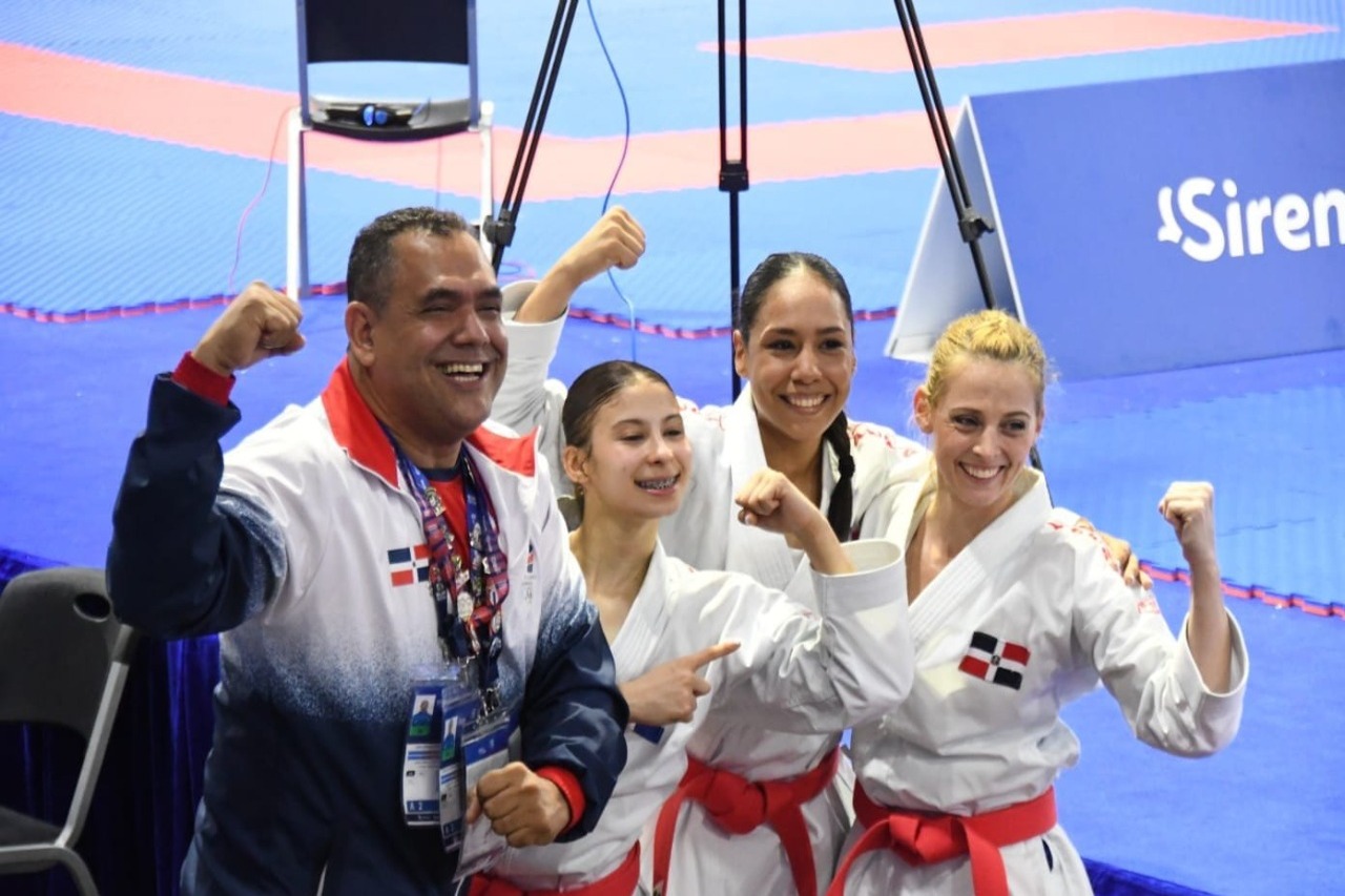 República Dominicana Brilla con Oro en Kata Femenino por Equipos