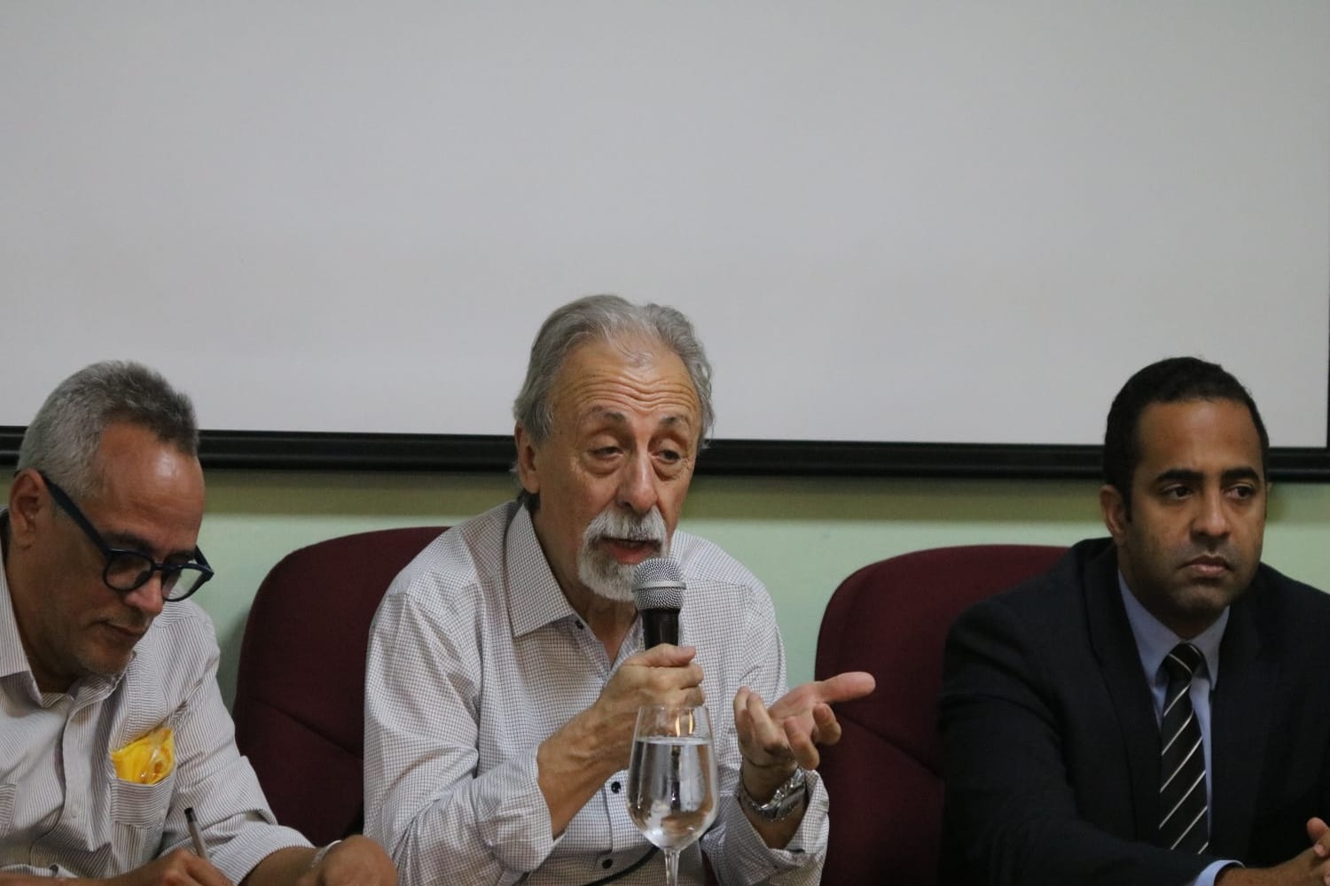 Luis Mesina Insta a la República Dominicana a Adoptar un Sistema de Pensiones Solidario