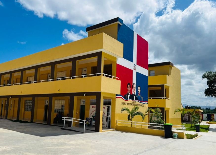 Gobierno Completa 365 Escuelas de las 710 Atrapadas en el ‘Nudo Legal’