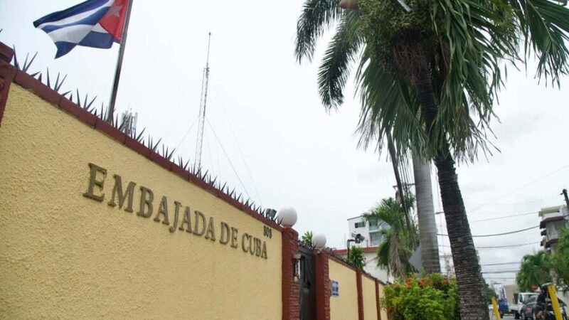 Cubanos en República Dominicana Apoyan Retiro de Diplomáticos de su País