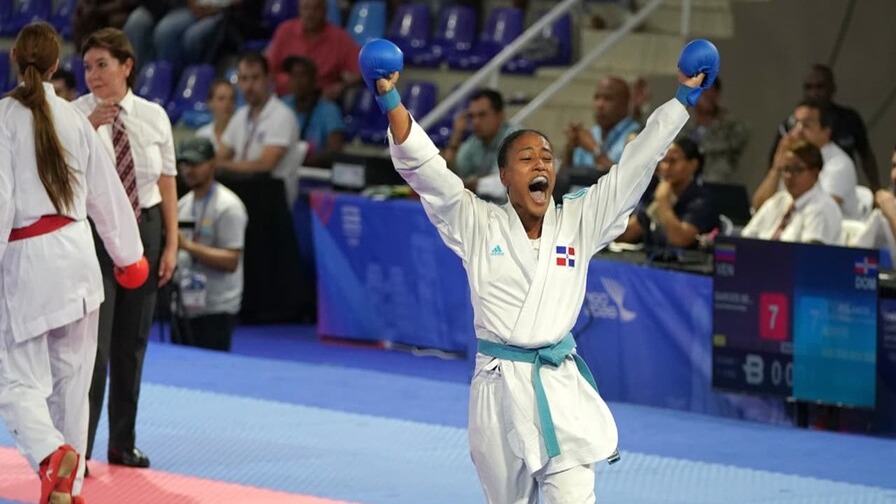 Penélope Polanco Brilla con Oro en Karate en los Juegos Centroamericanos