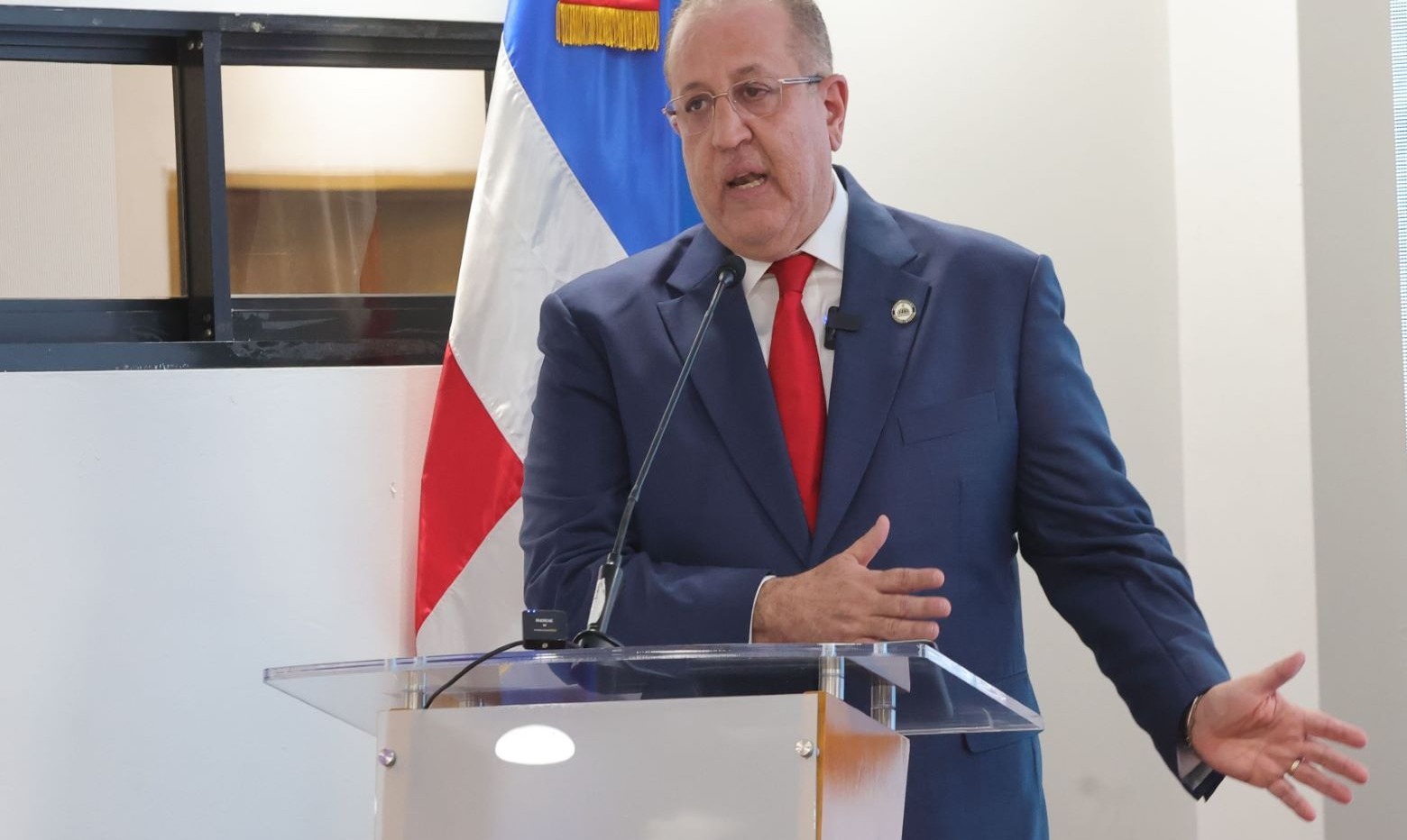 Magín Díaz: Desafíos Económicos Persisten en República Dominicana Tras Dos Décadas