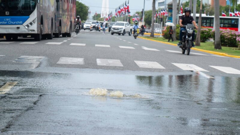 Persisten Aguas Residuales en Avenida Jiménez Moya, Generando Preocupación