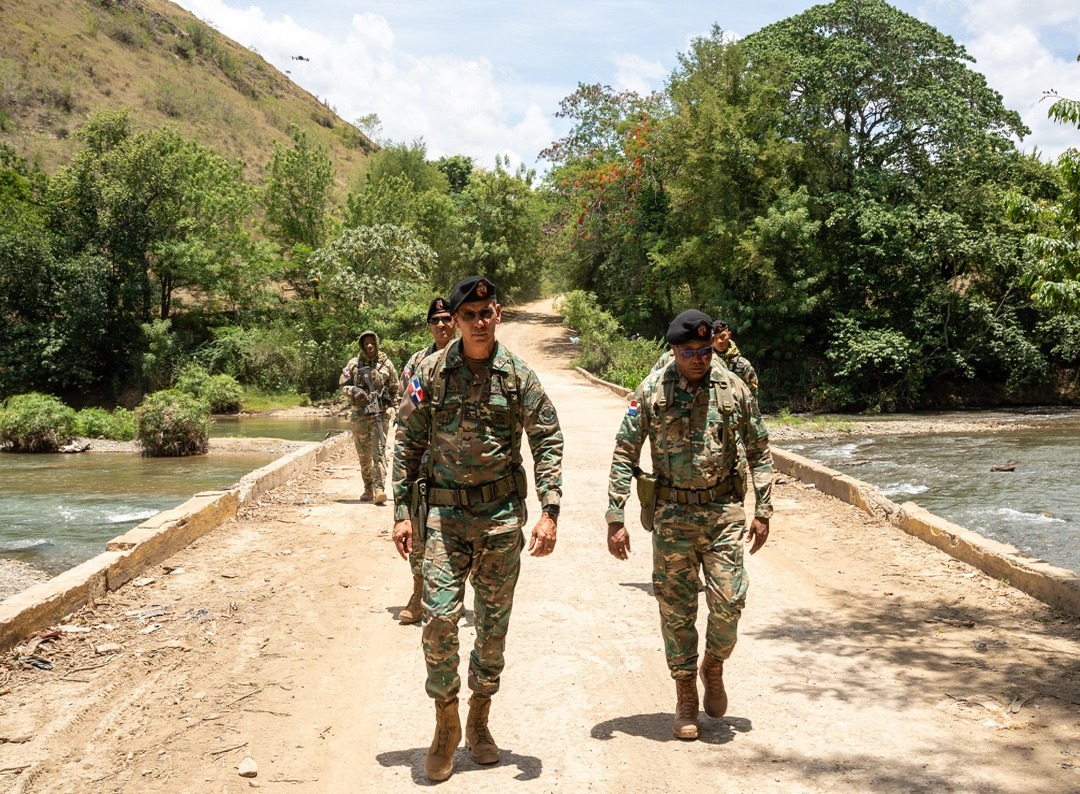 Ejército Dominicano Refuerza Seguridad Fronteriza con Supervisión Estratégica