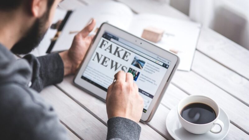 El Peligro de Compartir Información sin Verificar