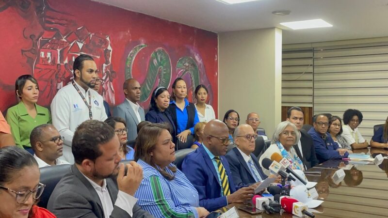 Médicos Exigen Mayor Seguridad y Revisión del Código Penal en Hospitales