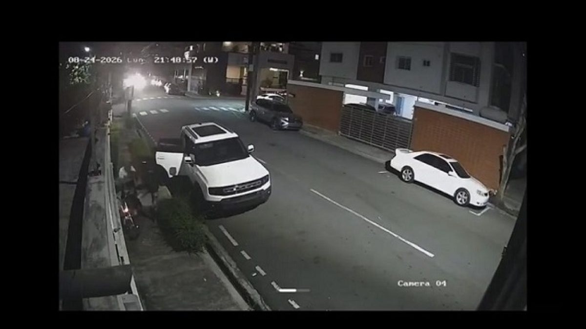 Holi Matos Enfrenta a Delincuente Motorizado en Intento de Robo a su Esposa
