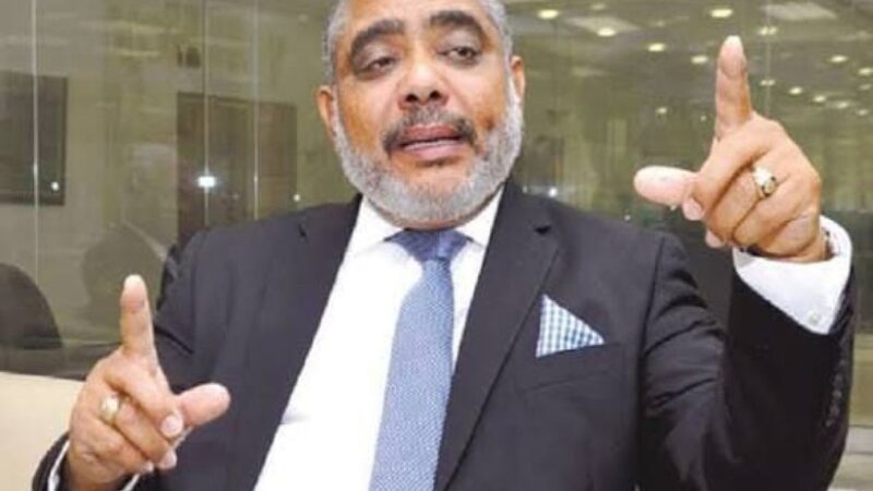Exlíder del CODIA insta al gobierno a abordar irregularidades en contrataciones públicas