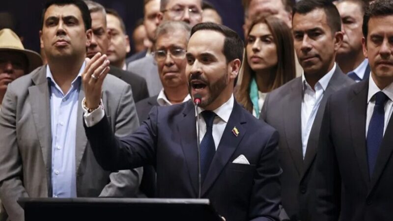 Abelardo de la Espriella Asume la Presidencia de Colombia con Firmeza