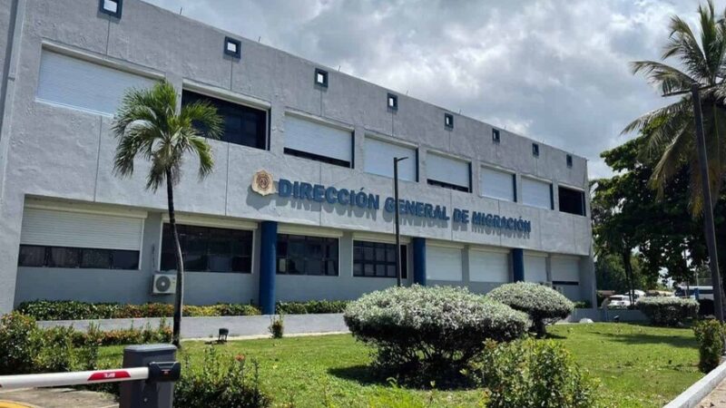 Operativo de la DGM en Cruce de Ocoa Detiene a Ciudadano Dominicano y Cuatro Haitianos