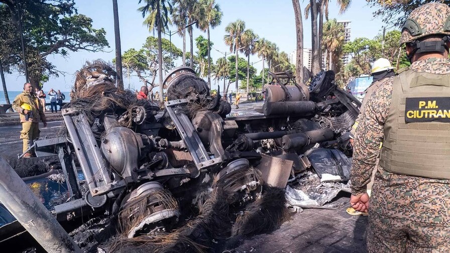 Tragedia en Santo Domingo: Incendio de Camión Tanquero Reaviva Debate sobre Regulaciones de Tránsito