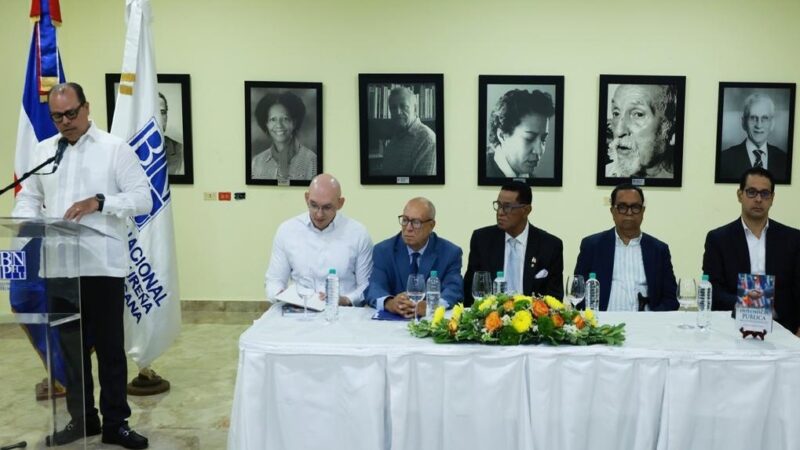 Néstor Cerón Suero Presenta su Nueva Obra sobre Diplomacia Moderna