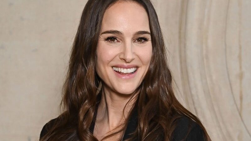 Natalie Portman: Intelecto Brillante y Nueva Maternidad a los 45