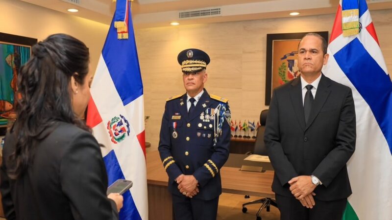 Nuevo Director Asume el Mando en la Policía Nacional